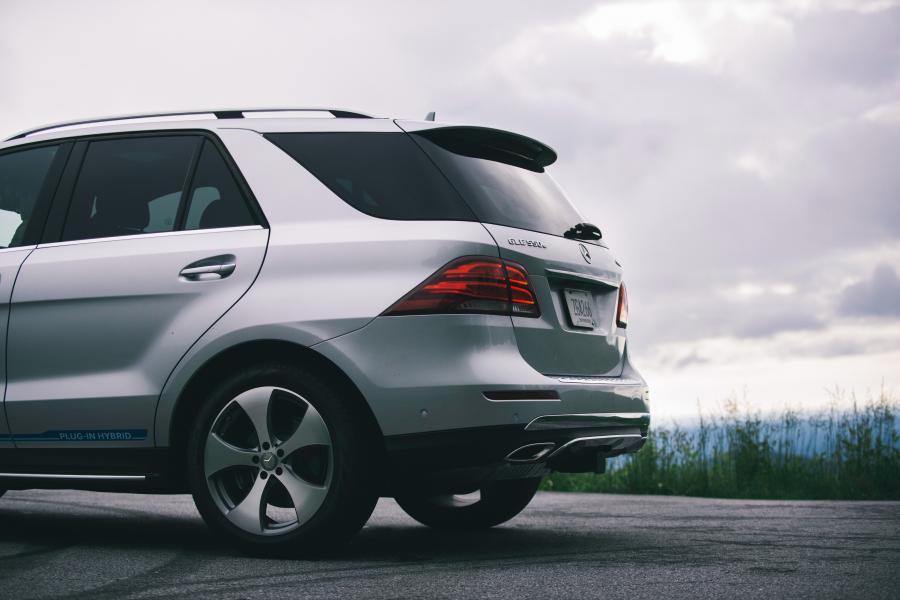 Детали экстерьера Mercedes-Benz GLE550 e 4Matic 2016 года  (NA) (фото 12 из 14)